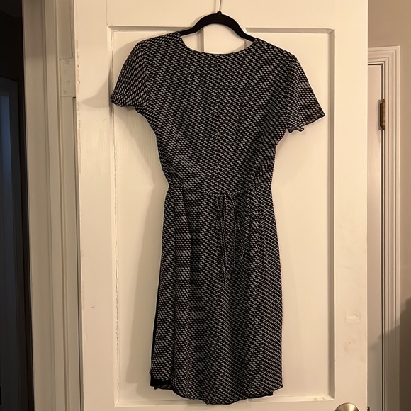 Ann Taylor wrap dress - Picture 5 of 9